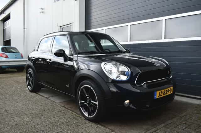 MINI Countryman (2011) thumbnail 6