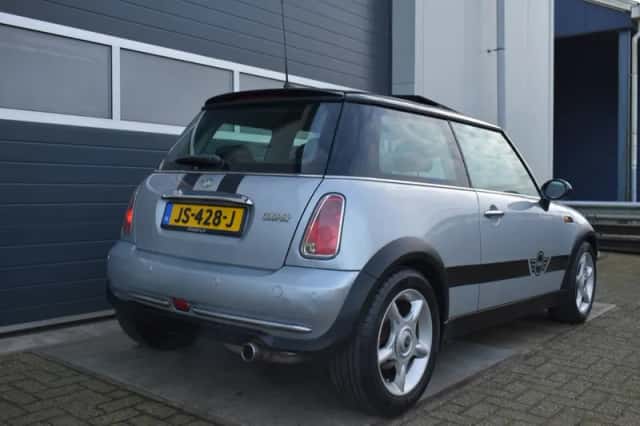 MINI Cooper (2007) thumbnail 5