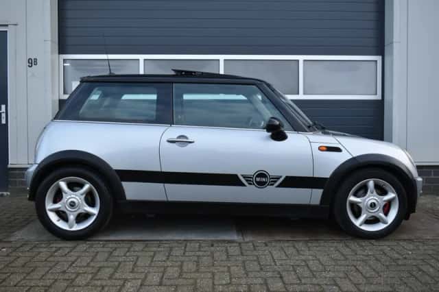 MINI Cooper (2007) thumbnail 6