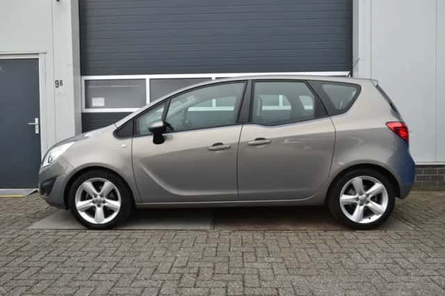 Opel Meriva (2011) thumbnail 2