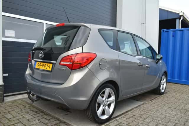 Opel Meriva (2011) thumbnail 5