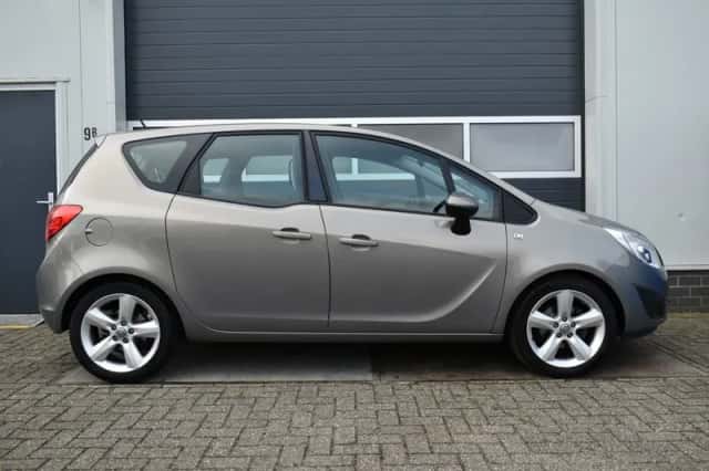 Opel Meriva (2011) thumbnail 6