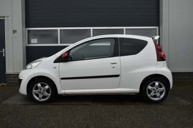Peugeot 107 (2013) thumbnail 2