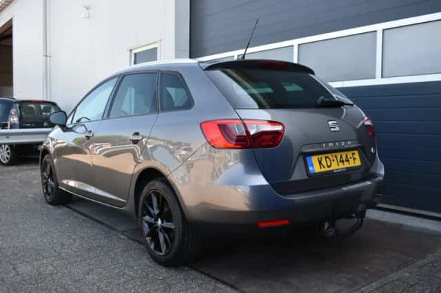SEAT Ibiza (2016) thumbnail 3