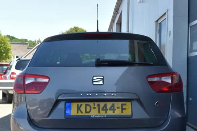 SEAT Ibiza (2016) thumbnail 4