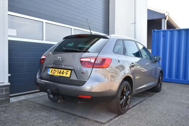 SEAT Ibiza (2016) thumbnail 5