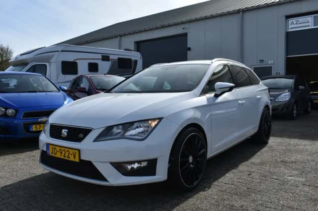 SEAT Leon (2016) thumbnail 1