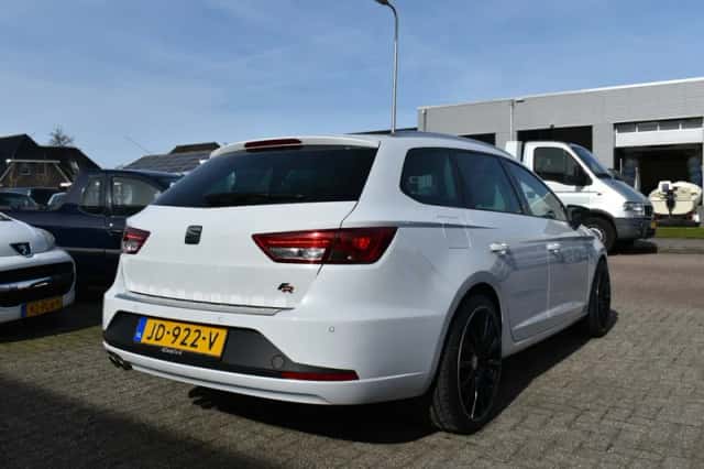 SEAT Leon (2016) thumbnail 5