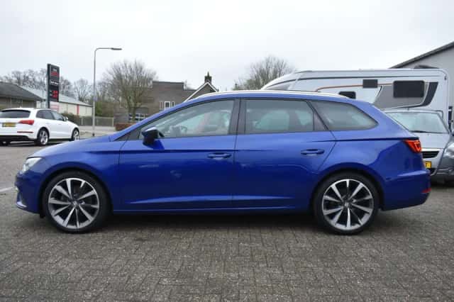 SEAT Leon (2019) thumbnail 2