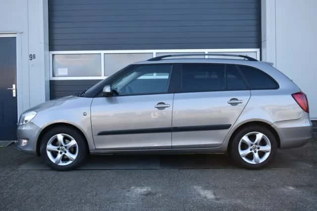 Škoda Fabia (2010) thumbnail 2