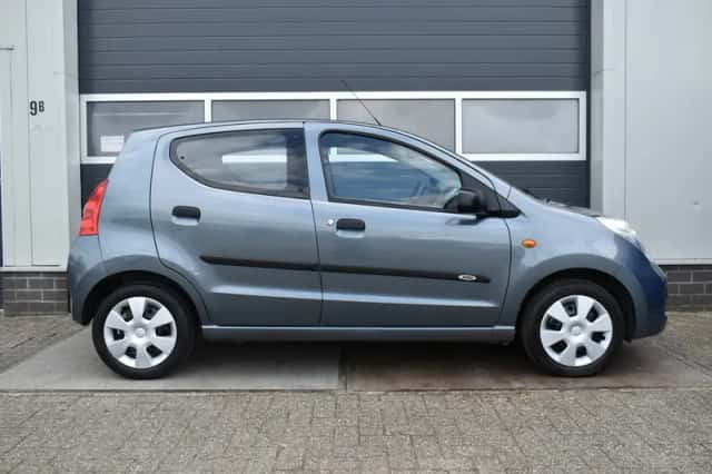 Suzuki Alto (2010) thumbnail 6