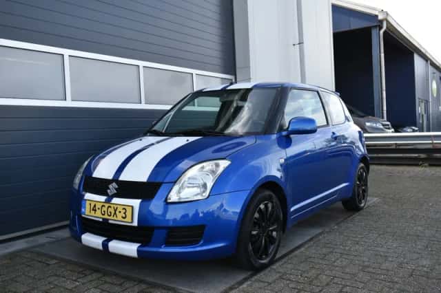 Suzuki Swift (2008) thumbnail 1