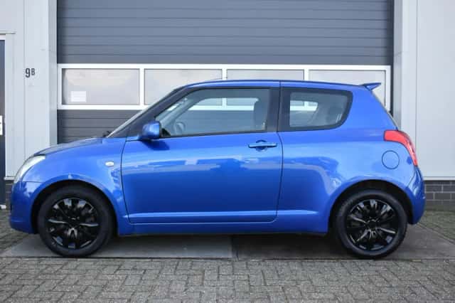 Suzuki Swift (2008) thumbnail 2