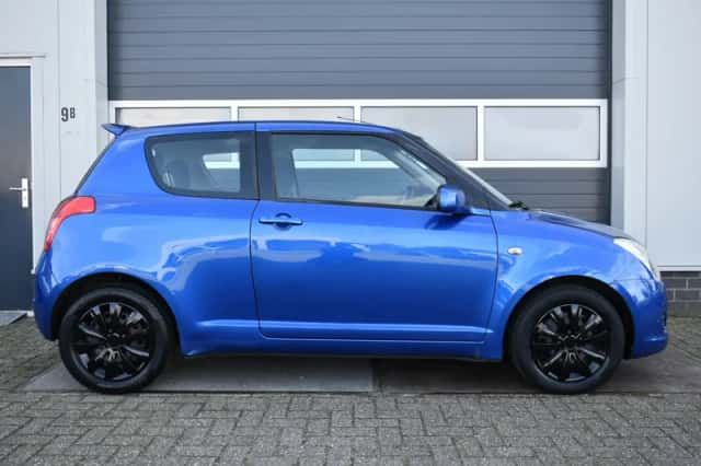 Suzuki Swift (2008) thumbnail 6