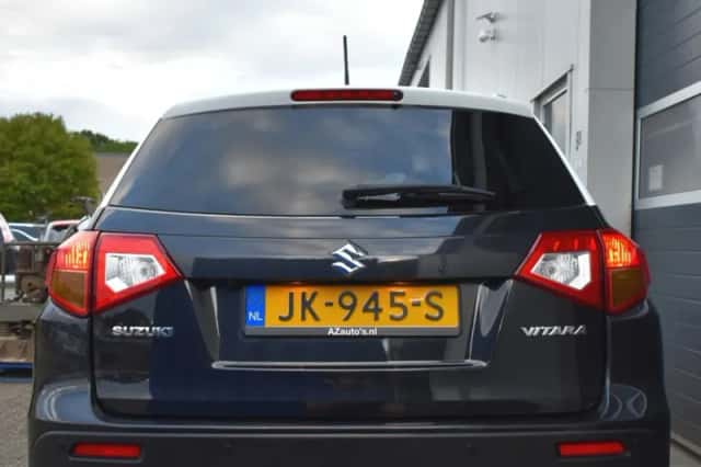 Suzuki Vitara (2016) thumbnail 4
