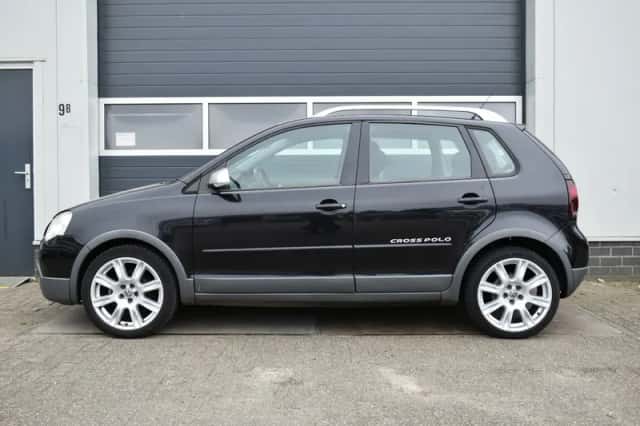 Volkswagen Polo (2009) thumbnail 2