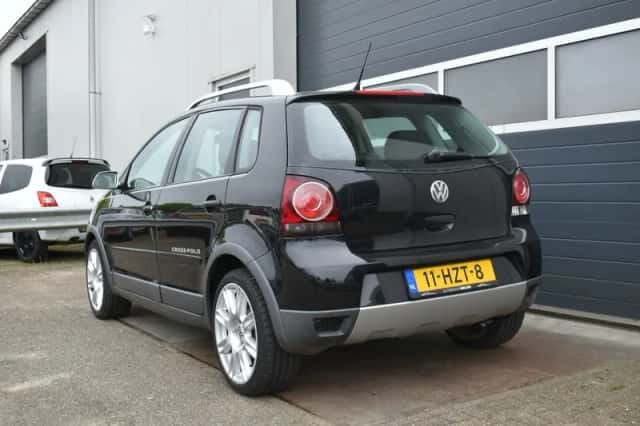 Volkswagen Polo (2009) thumbnail 3