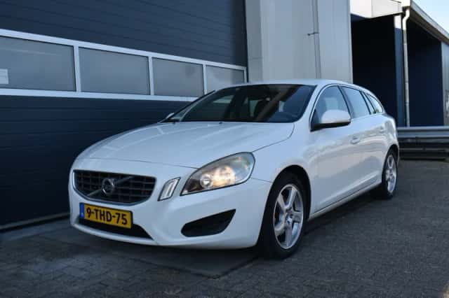 Volvo V60 (2011) thumbnail 1