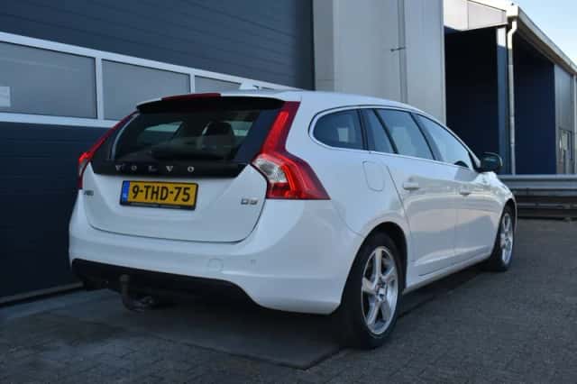 Volvo V60 (2011) thumbnail 5