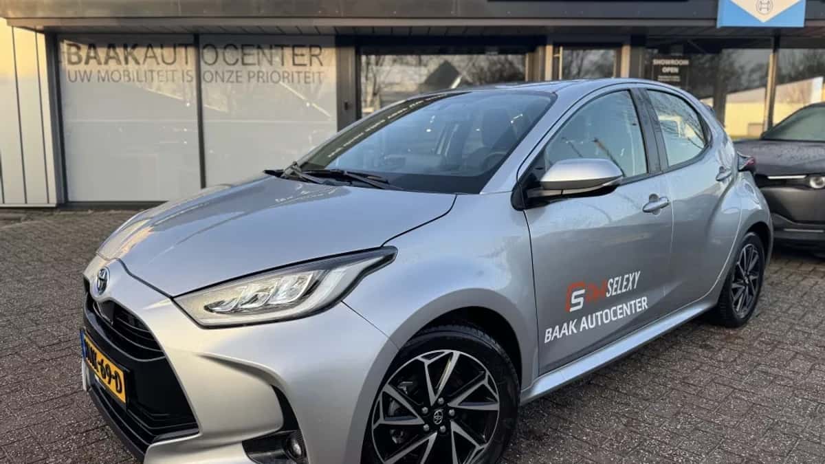 Toyota Yaris (2024) — foto 1