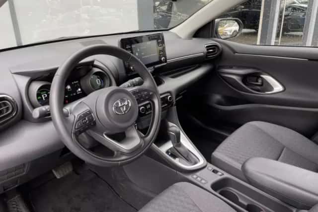 Toyota Yaris (2024) thumbnail 5