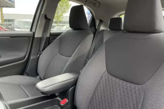 Toyota Yaris (2024) thumbnail 6