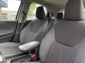 Toyota Yaris (2024) thumbnail 6