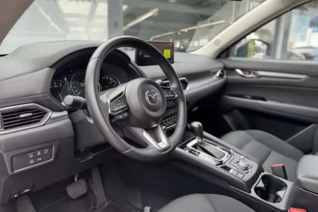 Mazda CX-5 (2023) thumbnail 5