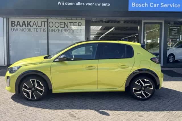 Peugeot 208 (2024) thumbnail 3