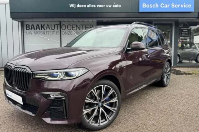 BMW X7 (2021) thumbnail 3