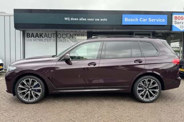 BMW X7 (2021) thumbnail 5