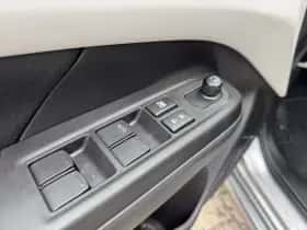 Suzuki Swift (2025) thumbnail 13