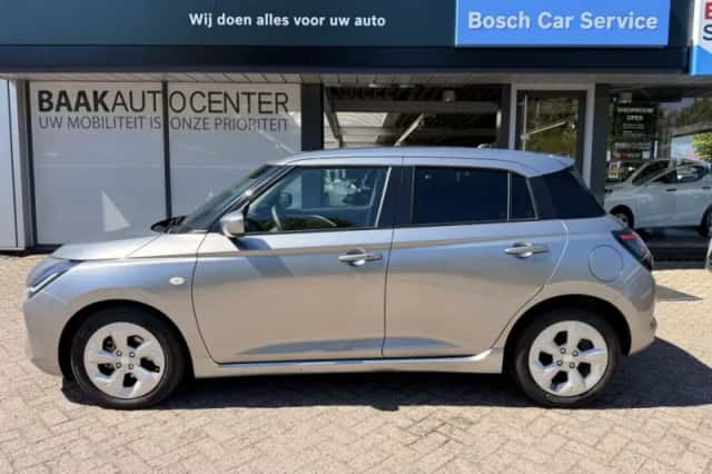 Suzuki Swift (2025) thumbnail 3