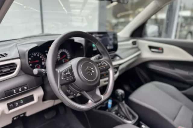 Suzuki Swift (2025) thumbnail 6