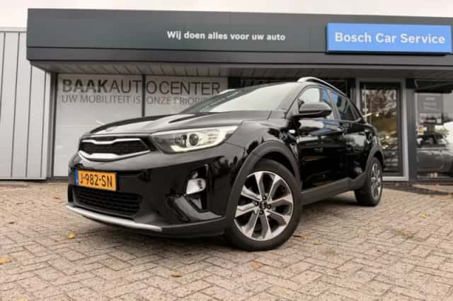 Kia Stonic (2020) thumbnail 2