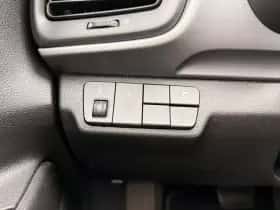 Kia Stonic (2020) thumbnail 14