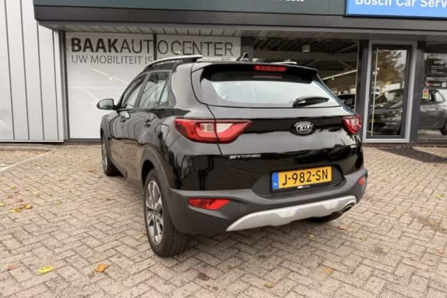 Kia Stonic (2020) thumbnail 4
