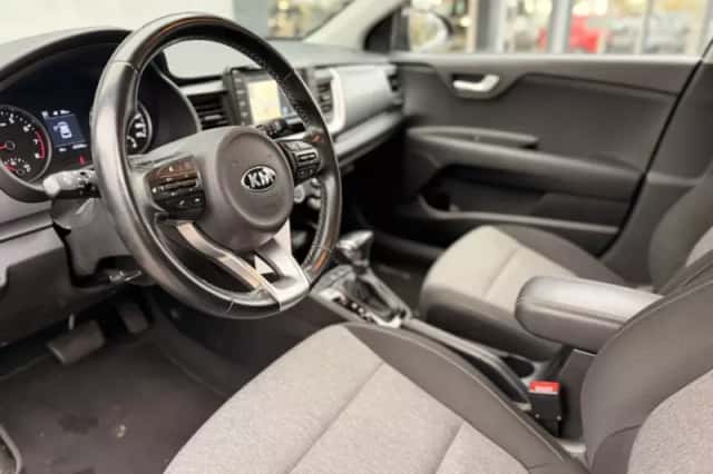 Kia Stonic (2020) thumbnail 6