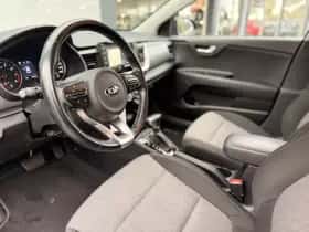 Kia Stonic (2020) thumbnail 6