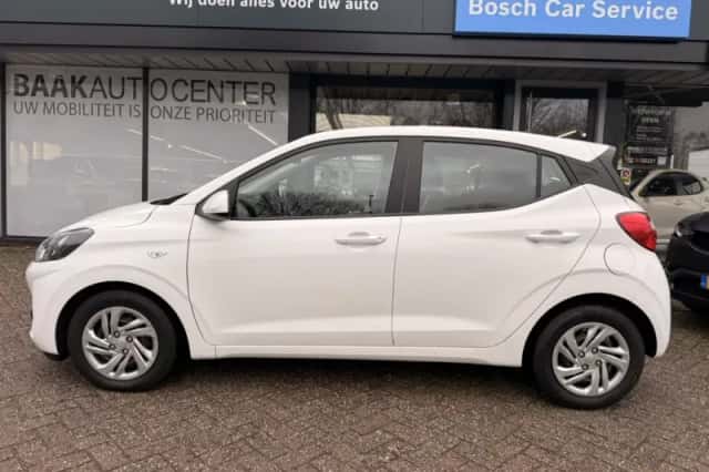 Hyundai i10 (2022) thumbnail 3