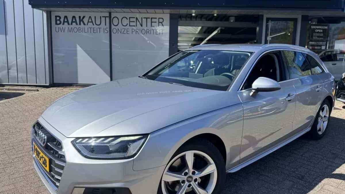 Audi A4 (2023) — foto 1