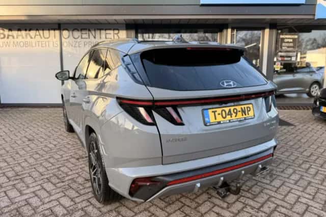 Hyundai Tucson (2023) thumbnail 4