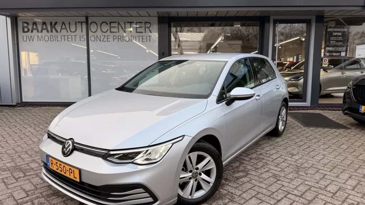 Volkswagen Golf (2022) — foto 1