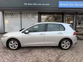 Volkswagen Golf (2022) thumbnail 3