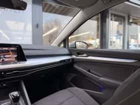 Volkswagen Golf (2022) thumbnail 23