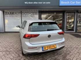Volkswagen Golf (2022) thumbnail 4