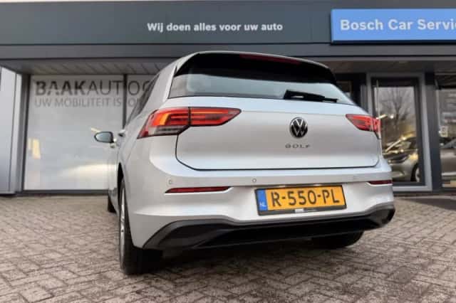 Volkswagen Golf (2022) thumbnail 5