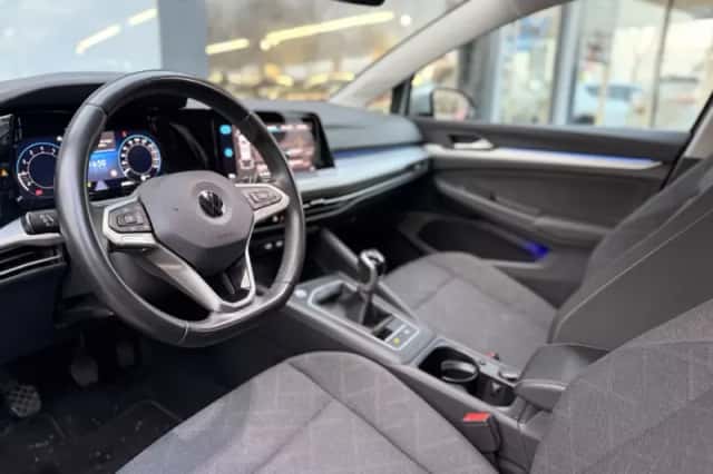 Volkswagen Golf (2022) thumbnail 6