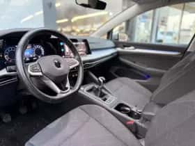 Volkswagen Golf (2022) thumbnail 6