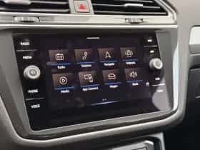 Volkswagen Tiguan (2023) thumbnail 17